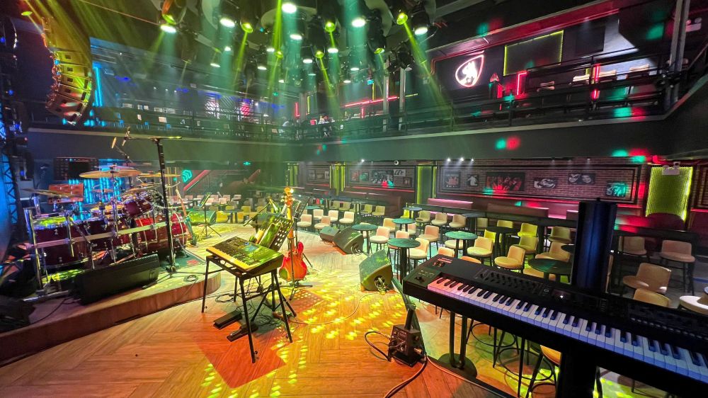 Không gian biểu diễn tại phòng trà Cat & Mouse